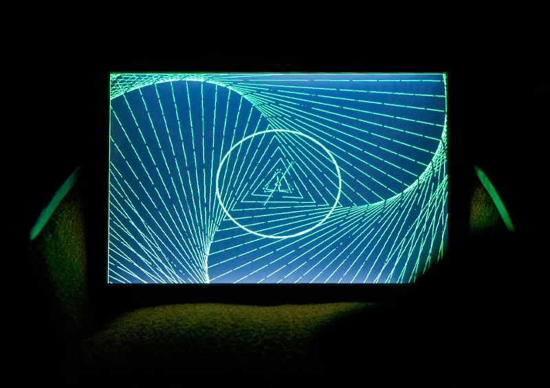 Geometric visual output generated by DIVISYNO.